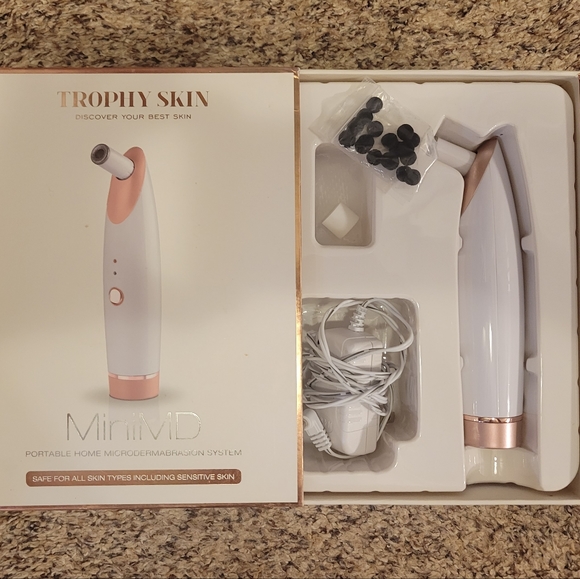 Trophy Skin Mini Microdermabrasion tool - Picture 1 of 1